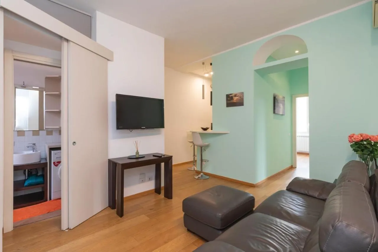 Apartment Suite Isola Bosco Verticale - 6 Guest Milan
